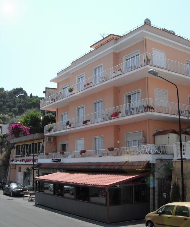 Hotel Nettuno Diano Marina